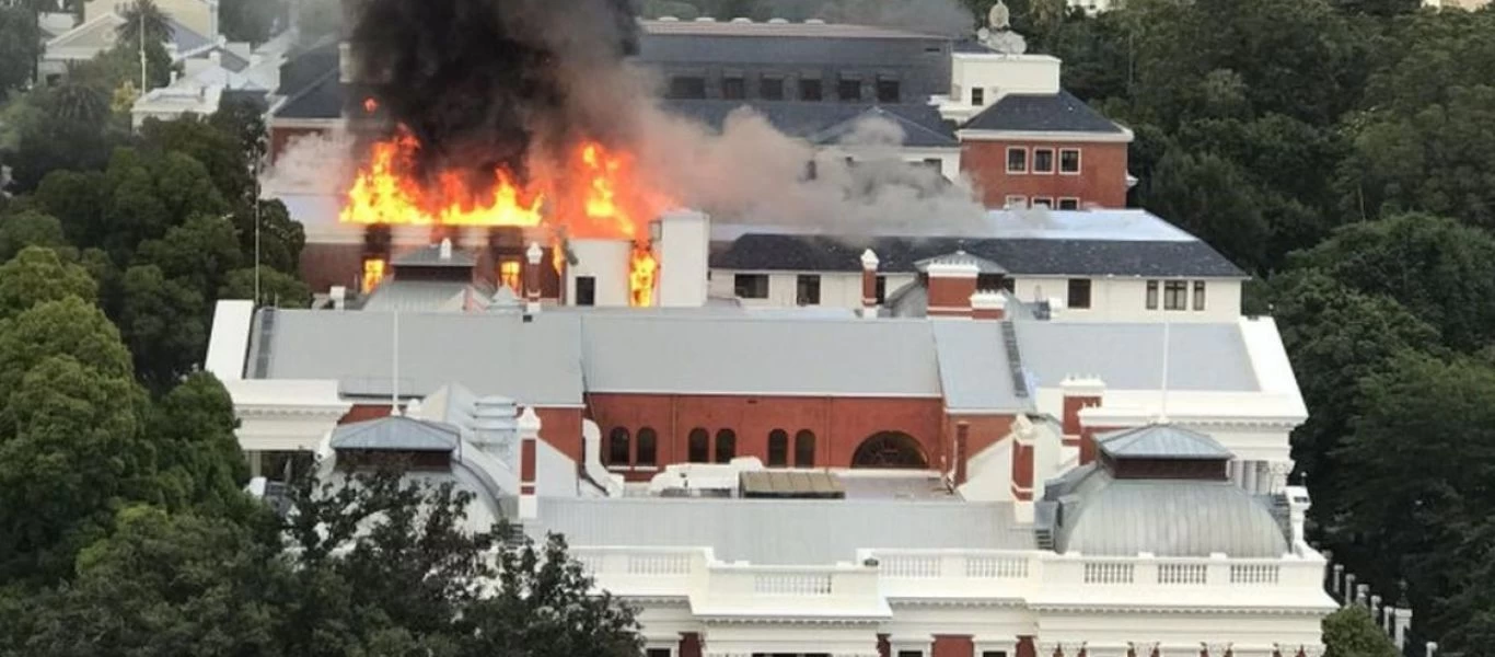 Νότια Αφρική: Υπό έλεγχο η πυρκαγιά που ξέσπασε στο Κοινοβούλιο (βίντεο)